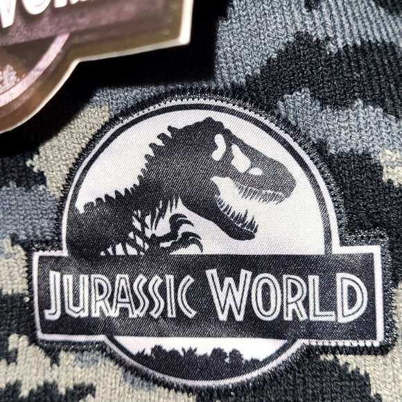 Boys 2-PC Jurassic World Camo Beanie Hat w/Solid Green Gloves NWT - Picture 5 of 10